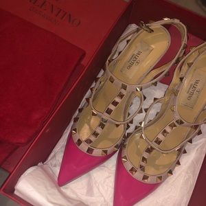 VALENTINO rockstud pumps